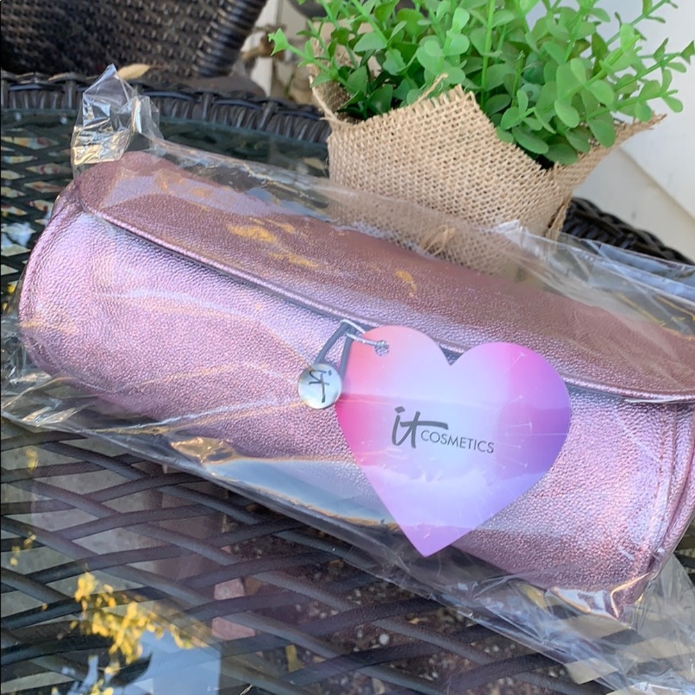 It Cosmetics Makeup Bag *Special Edition*
